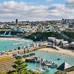 Finest Retreats - Tides - Luxury Sea Views Apartment