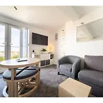 Pass The Keys Sunset Lounge - Newquay Town Sea View Apartment