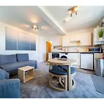 Pass The Keys Sunset Lounge - Newquay Town Sea View Apartment