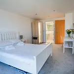 Penthouse 47 Zinc