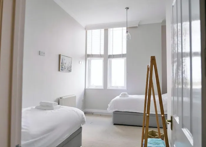 Finest Retreats - Tides - Luxury Sea Views Apartment