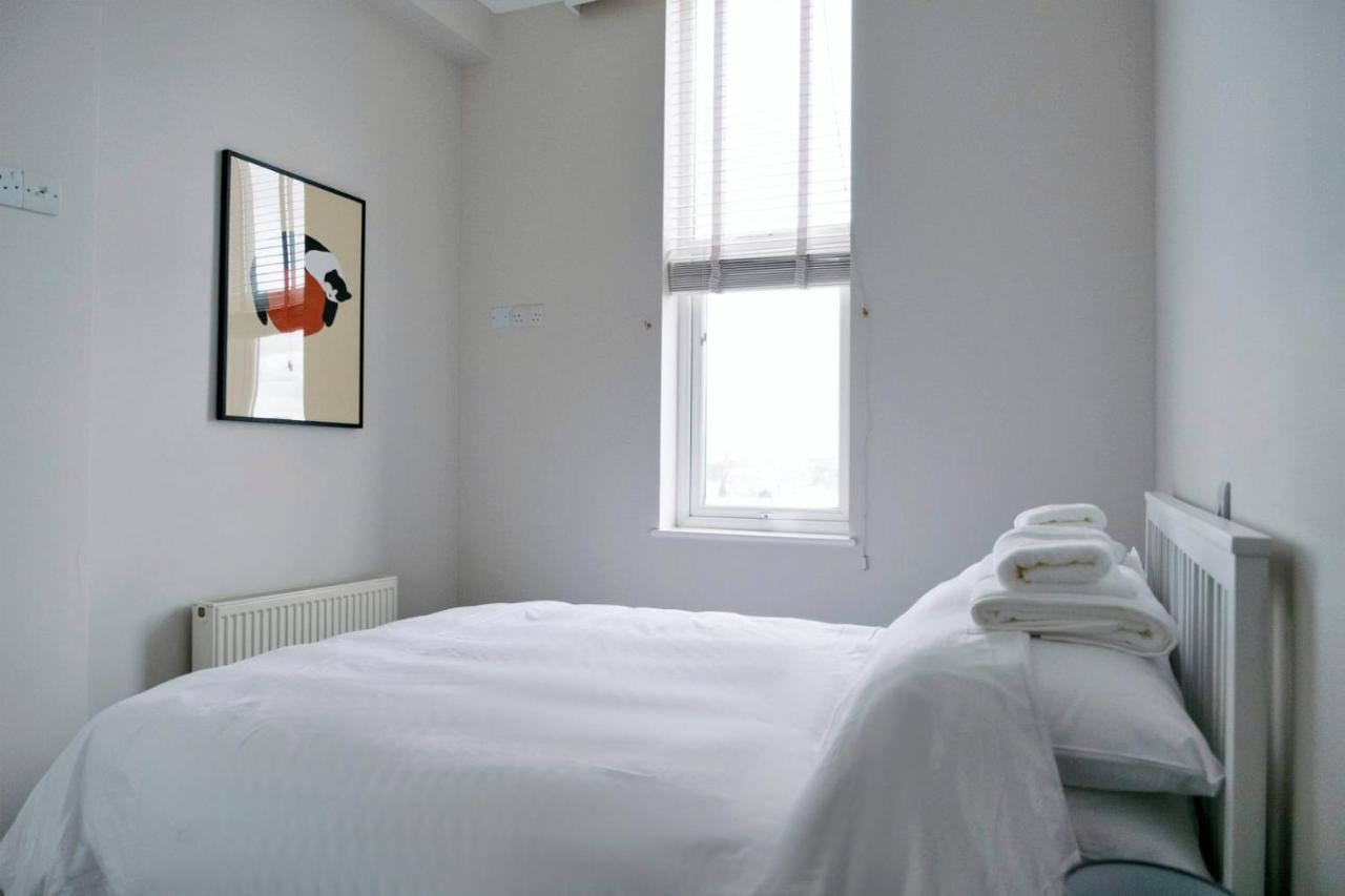 Finest Retreats - Tides - Luxury Sea Views