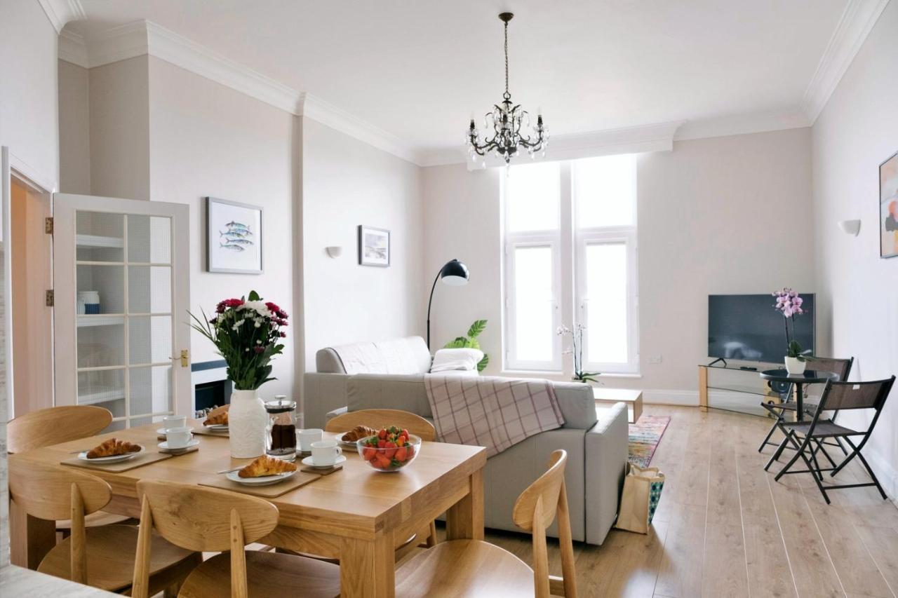 Finest Retreats - Tides - Luxury Sea Views * Newquay (Cornwall)
