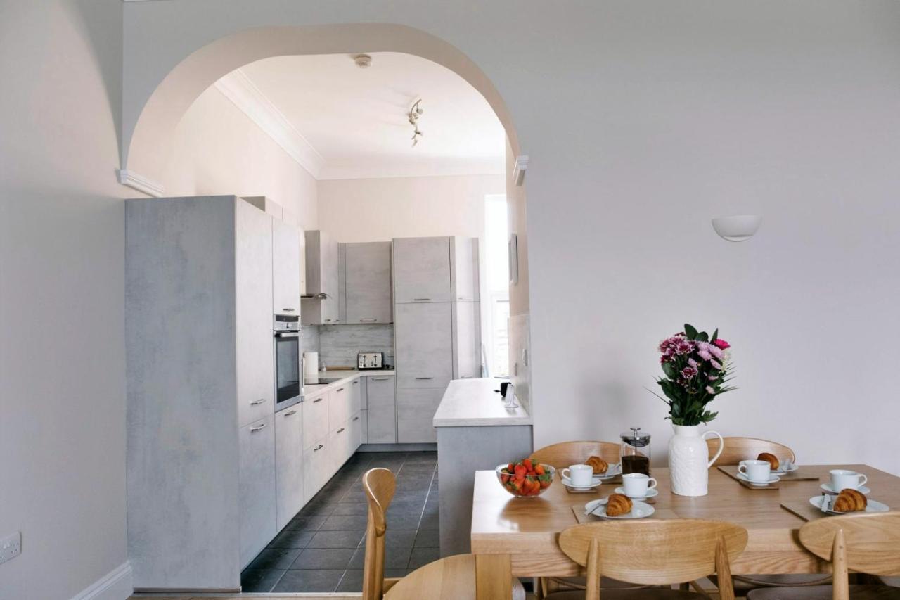 Finest Retreats - Tides - Luxury Sea Views Newquay (Cornwall)
