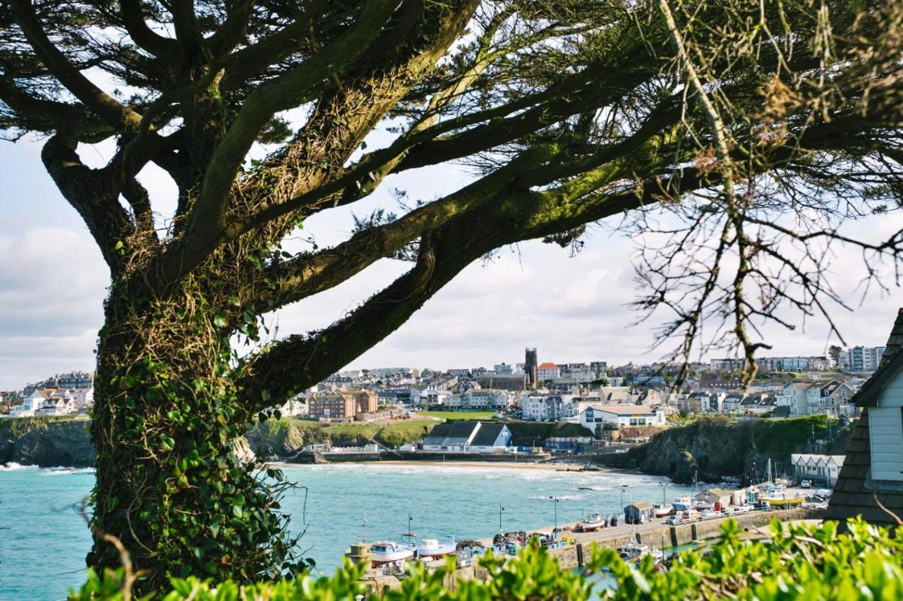 Finest Retreats - Tides - Luxury Sea Views *