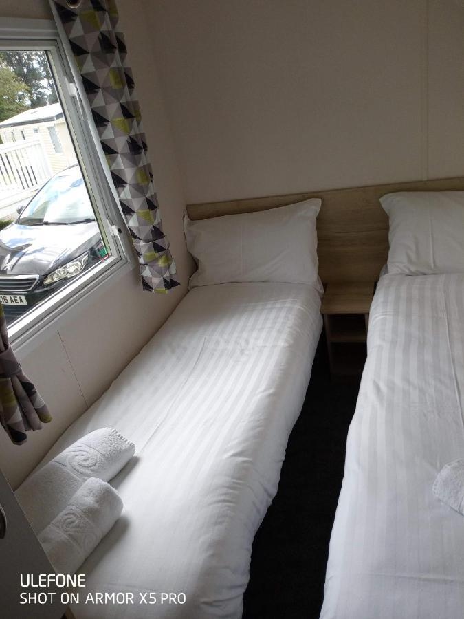 Holiday home Exclusive 3 Bedroom Caravan, Sleeps 8 People At Parkdean Newquay Holiday Park, Cornwall, Uk Newquay (Cornwall)