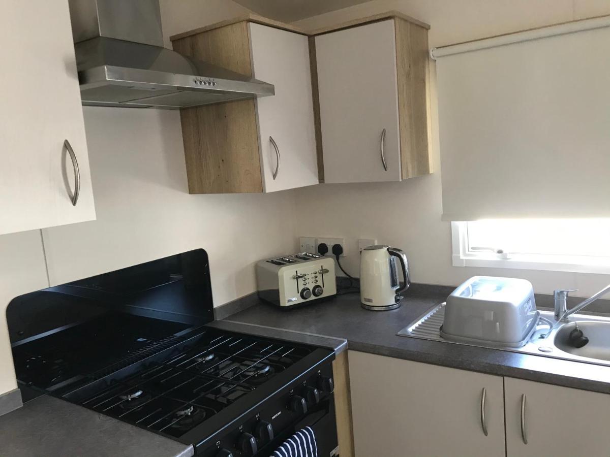 Holiday home Exclusive 3 Bedroom Caravan, Sleeps 8 People At Parkdean Newquay Holiday Park, Cornwall, Uk