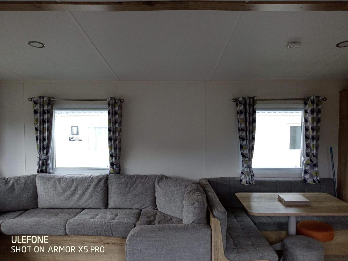 Exclusive 3 Bedroom Caravan, Sleeps 8 People At Parkdean Newquay Holiday Park, Cornwall, Uk Newquay (Cornwall)