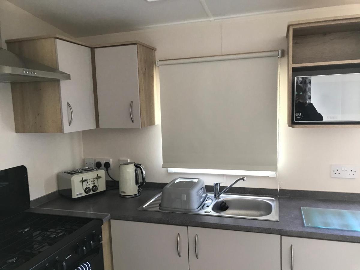Holiday home Exclusive 3 Bedroom Caravan, Sleeps 8 People At Parkdean Newquay Holiday Park, Cornwall, Uk