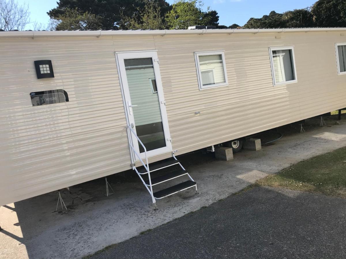 Holiday home Exclusive 3 Bedroom Caravan, Sleeps 8 People At Parkdean Newquay Holiday Park, Cornwall, Uk Newquay (Cornwall)