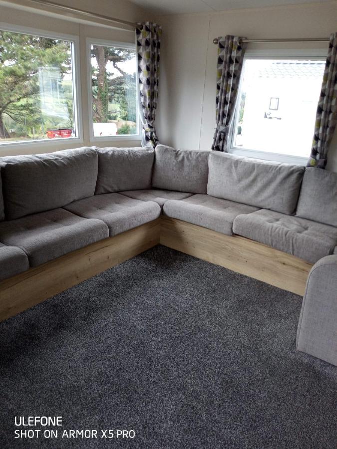 Exclusive 3 Bedroom Caravan, Sleeps 8 People At Parkdean Newquay Holiday Park, Cornwall, Uk Holiday home *