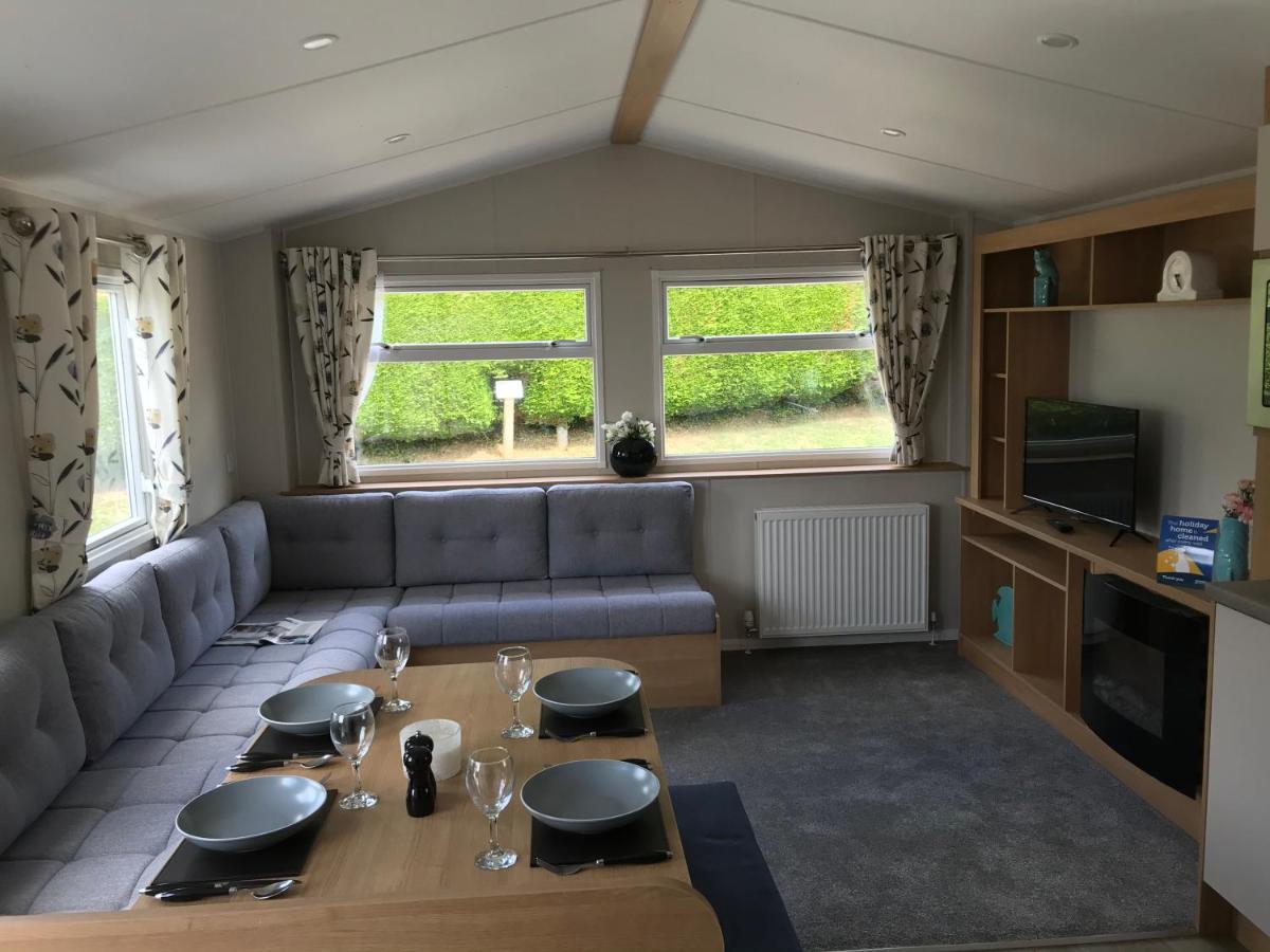 Exclusive 3 Bedroom Caravan, Sleeps 8 People At Parkdean Newquay Holiday Park, Cornwall, Uk Newquay (Cornwall)