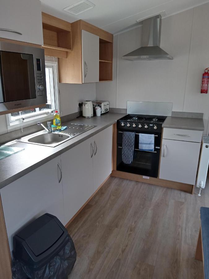 Exclusive 3 Bedroom Caravan, Sleeps 8 People At Parkdean Newquay Holiday Park, Cornwall, Uk Holiday home