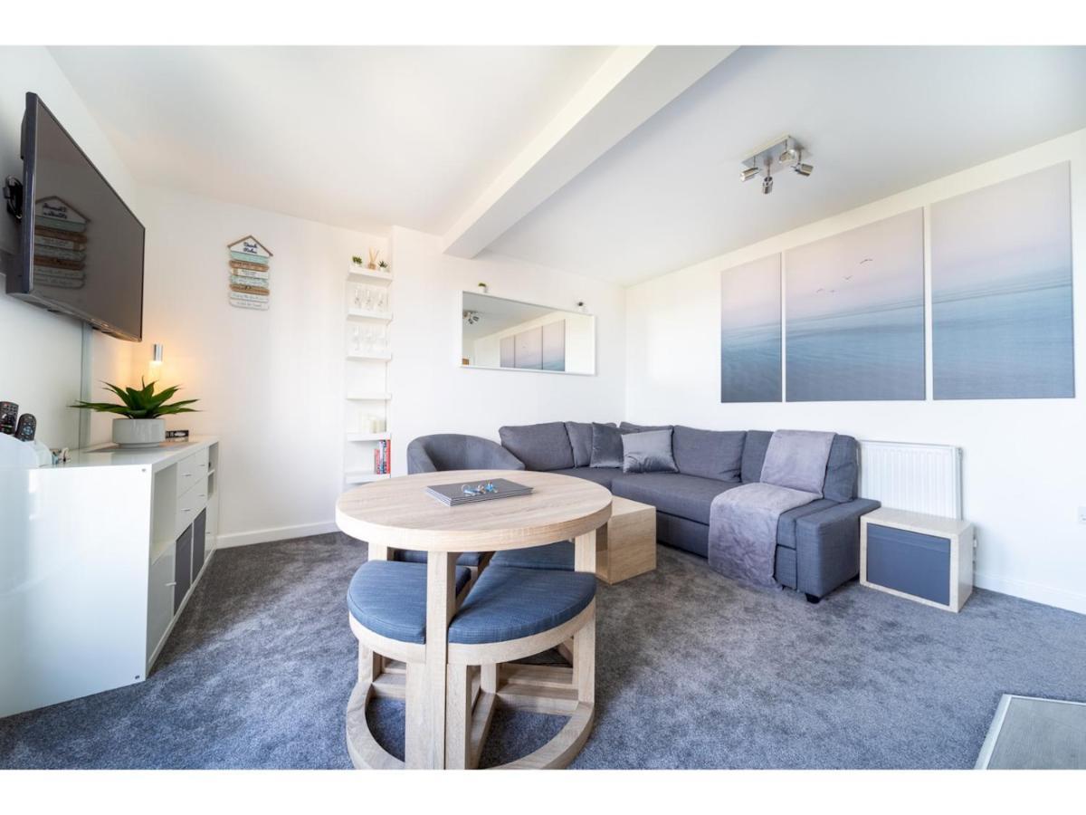Pass The Keys Sunset Lounge - Newquay Town Sea View Apartment *