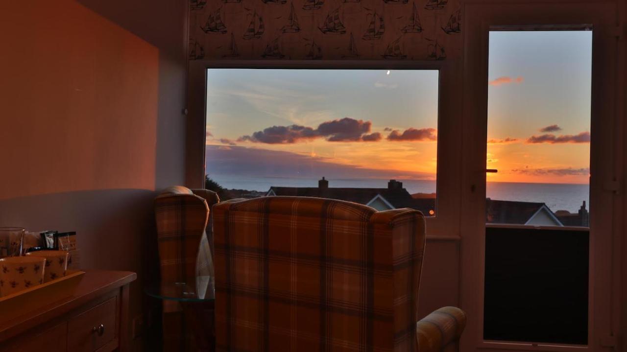 Sirens Sunset Peaceful Retreat With Stunning Sea Views, 5 Minutes From Porth