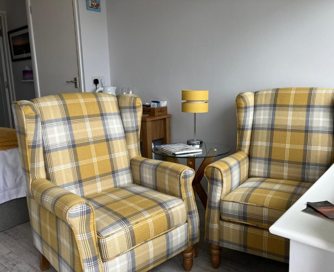 Sirens Sunset Peaceful Retreat With Stunning Sea Views, 5 Minutes From Porth Bed & Breakfast