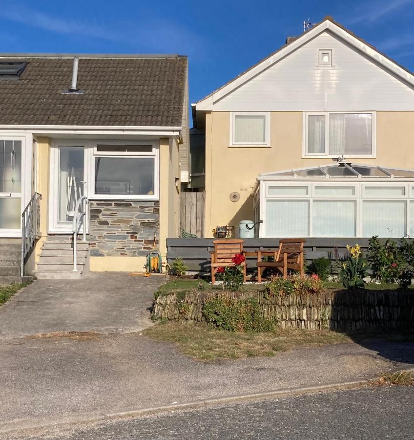 Sirens Sunset Peaceful Retreat With Stunning Sea Views, 5 Minutes From Porth Bed & Breakfast