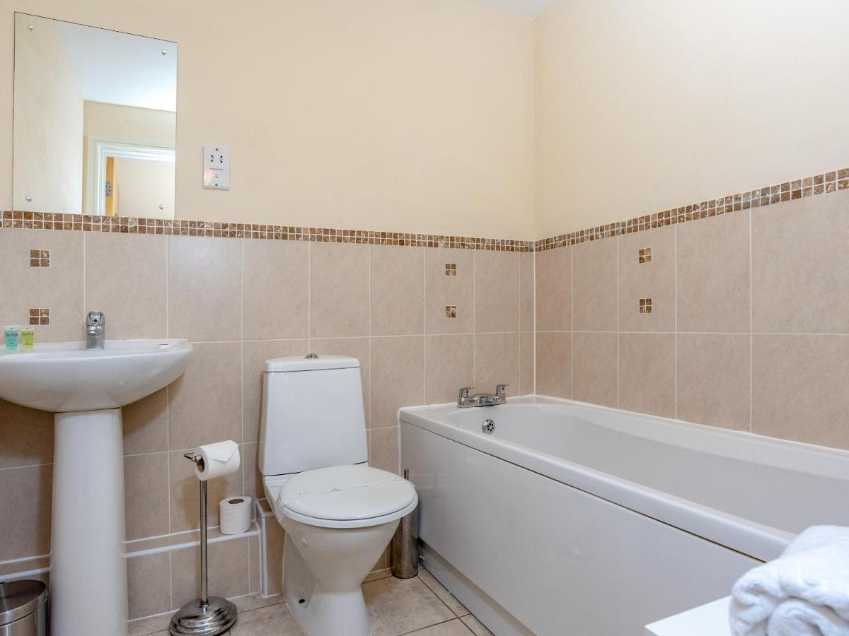 6 Harbour View Apartment *