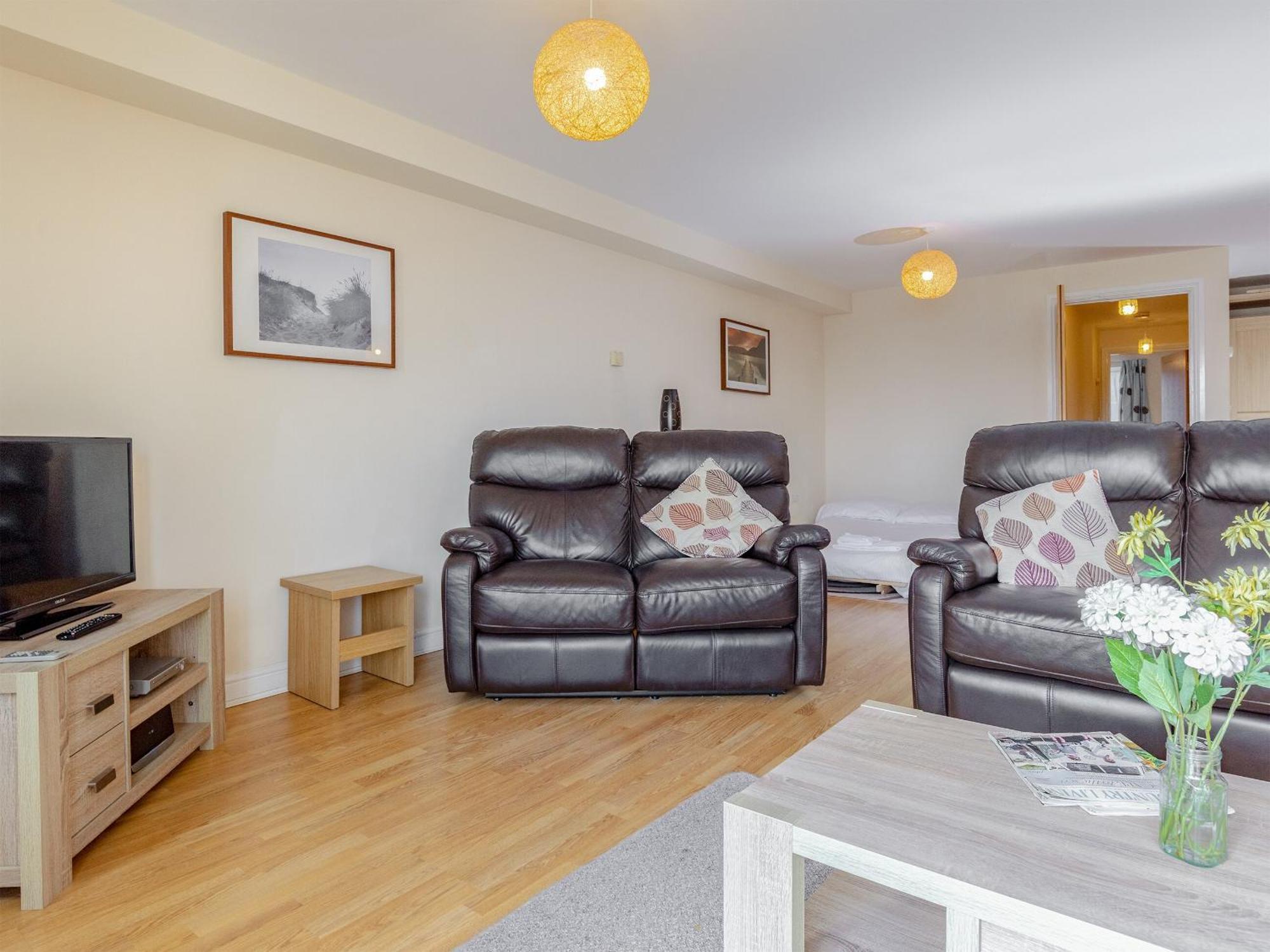 6 Harbour View Apartment