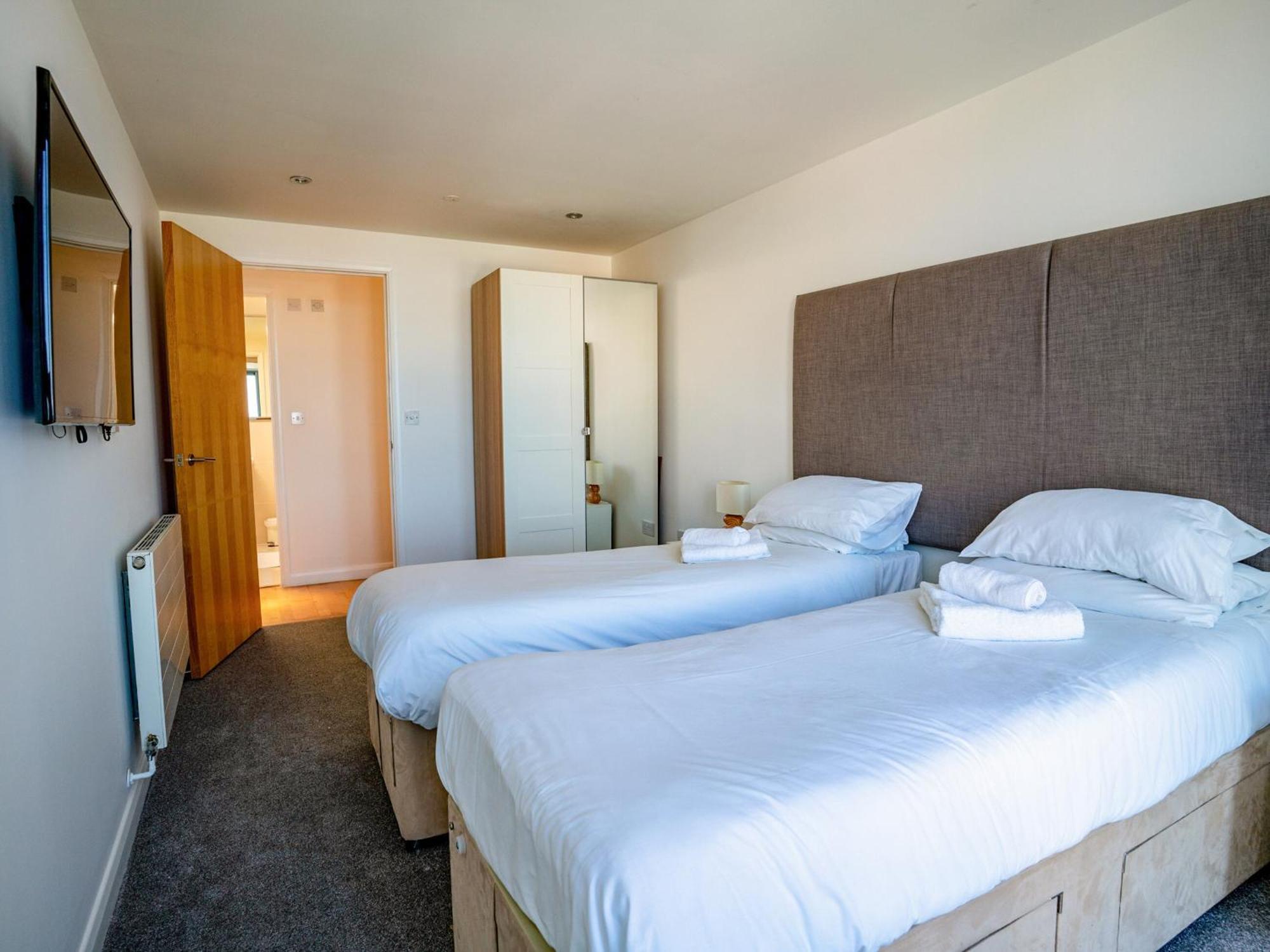 Penthouse 47 Zinc New Quay