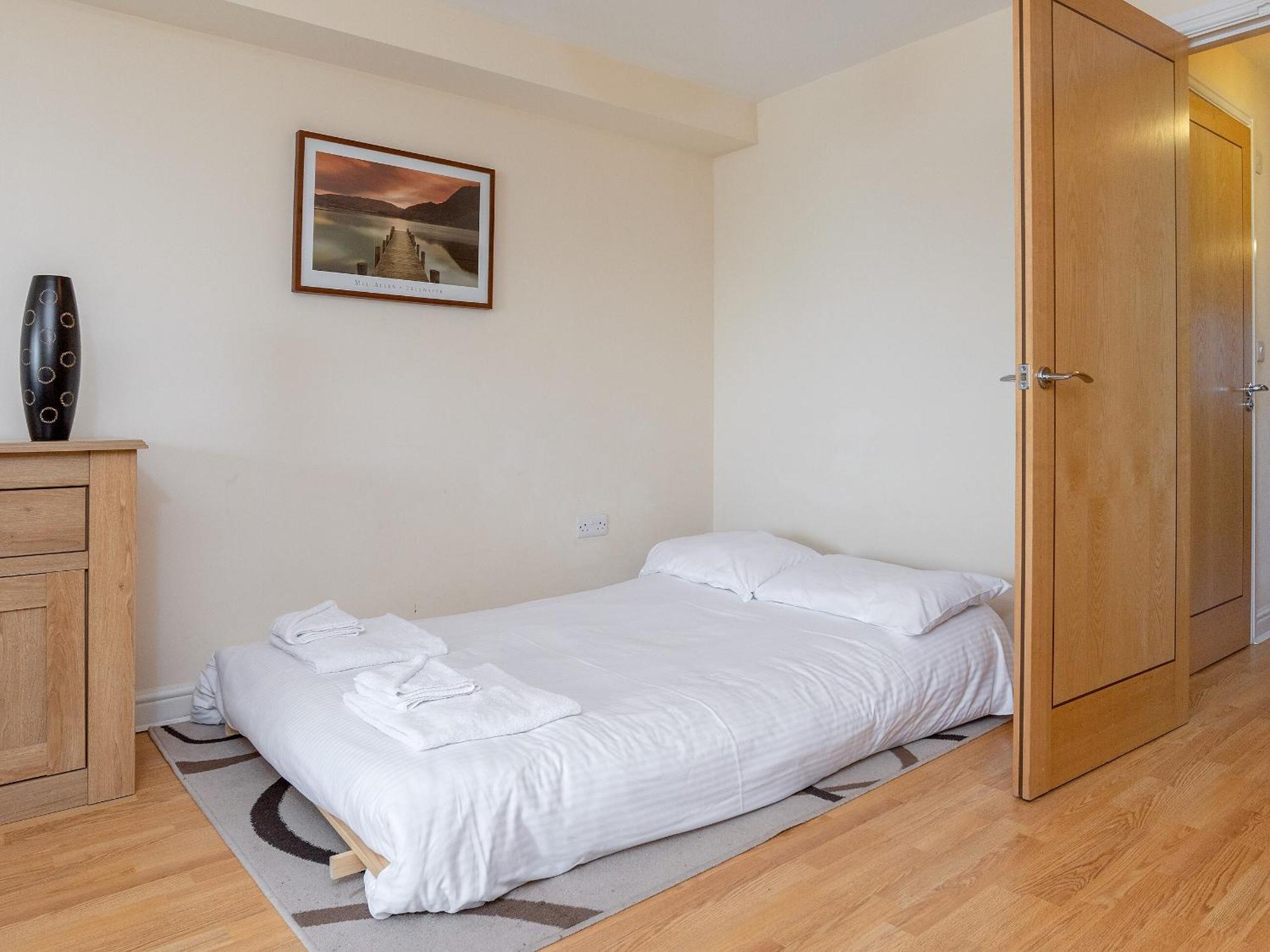 6 Harbour View Apartment *