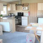 Newquay Bay Resort - Spacious - Sleeps 6 - Close To Porth Beach