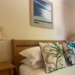 Gwills Lodge Countryside Apartment With Hot Tub