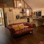 Gwills Lodge Countryside Apartment With Hot Tub