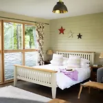 The Countryside Cabin With Private Hot Tub
