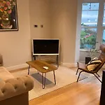 Spacious 1 Bedroom Apartment With Sea Views