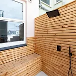 Trig-Private Studio, Courtyard, Walk To Fistral