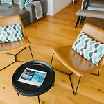 Sunset Waves Sea View Apartment Featuring Panoramic Views & Parking