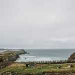 Sunset Waves Sea View Apartment Featuring Panoramic Views & Parking