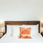 The Hideout - Newquay - Fully Stocked Eco Escape
