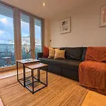 Apartment 100M From Fistral Beach- Underground Parking-Surf Shower & Locker- Sleeps 6