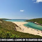 Town Location - 5 Min Walk To Beach - Dog Friendly