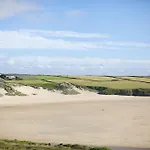 The Lewinnick Lodge