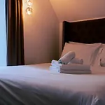 Oyo Newquay Beach Hotel