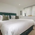 4 Ocean Gate