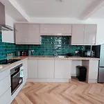 Central Apartment- Stunning Sea Views- 100M To Beach- Brand New For 2025- Sleeps 6