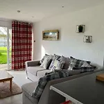 Cozy Coastal Cottage In Newquay