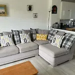 Cozy Coastal Cottage In Newquay