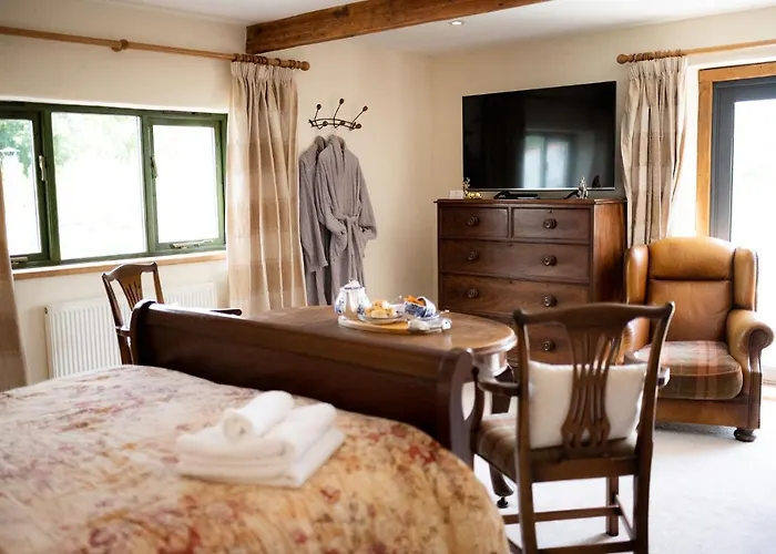 Countryside Retreat With Private Hot Tub