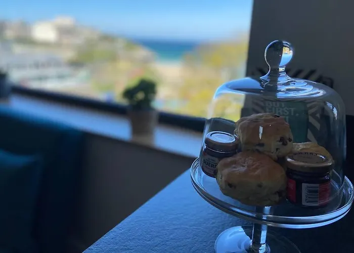 Spacious 1 Bedroom Apartment With Sea Views