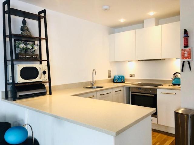 Seaview, Luxury Apartment, 2 Min Walk To Porth Beach Apartment Newquay (Cornwall)