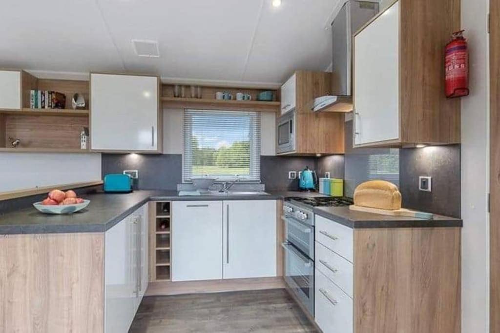Chalet Premium At Newquay Away Mv7