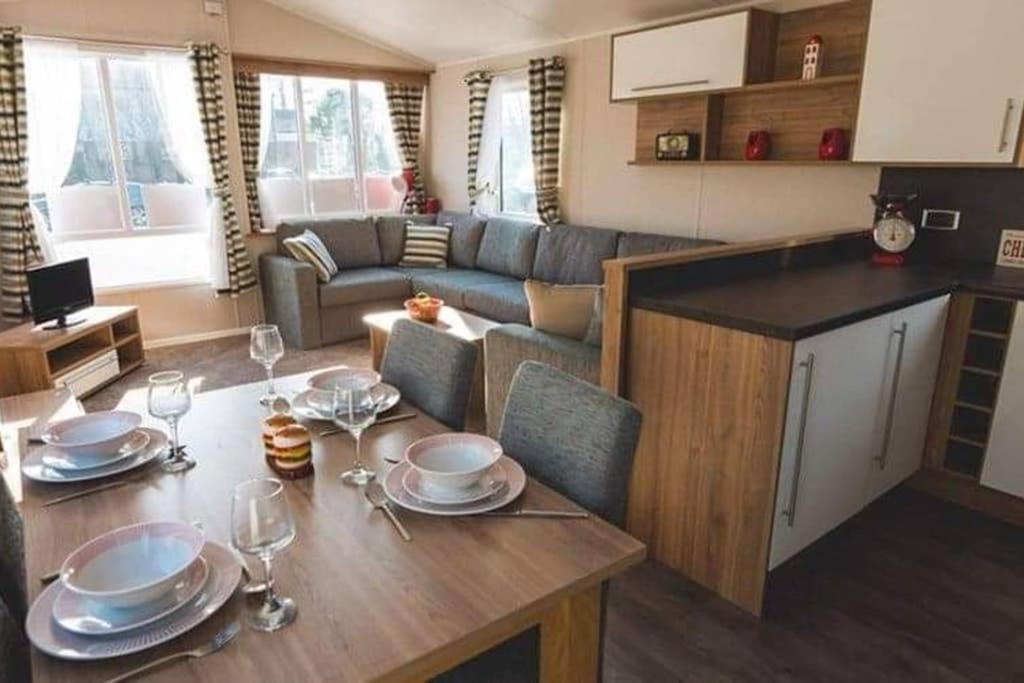 Premium At Newquay Away Mv7 *