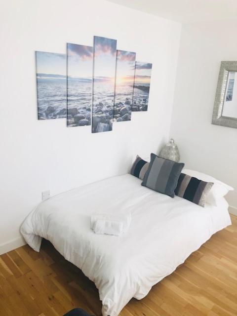 Apartment Seaview, Luxury Apartment, 2 Min Walk To Porth Beach *