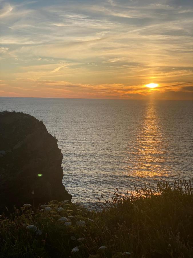 Seaview, Luxury Apartment, 2 Min Walk To Porth Beach Apartment *