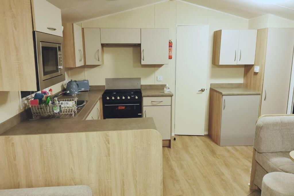 8 Sleep Chalet At Newquay Away Nb168 New Quay